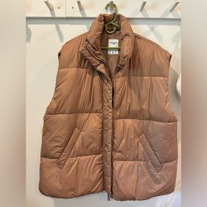 A&F Oversized Puffer Vest